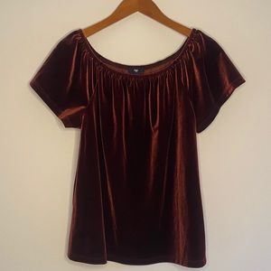 ✨3/$25 Gap Velvet Off the Shoulder Blouse